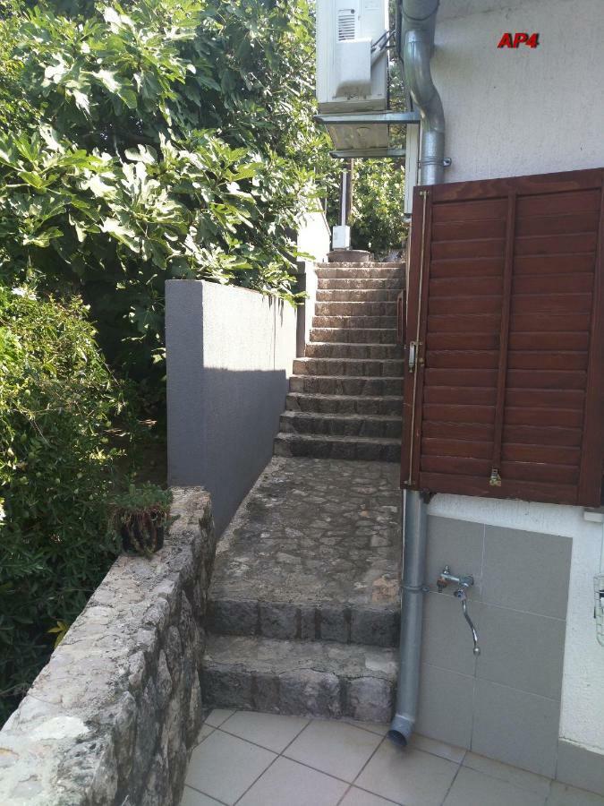 Apartments Sudic Njivice Exterior photo
